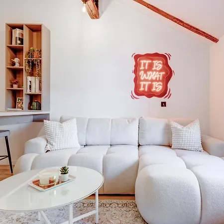 Gem 1bdrm 200m Statue Διαμέρισμα *