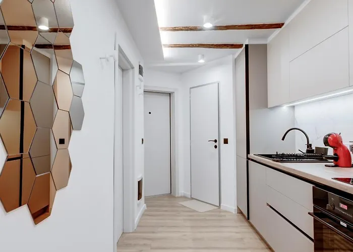 アパート Gem 1bdrm 200m Statue