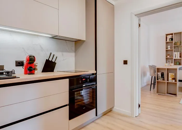 アパート Gem 1bdrm 200m Statue *