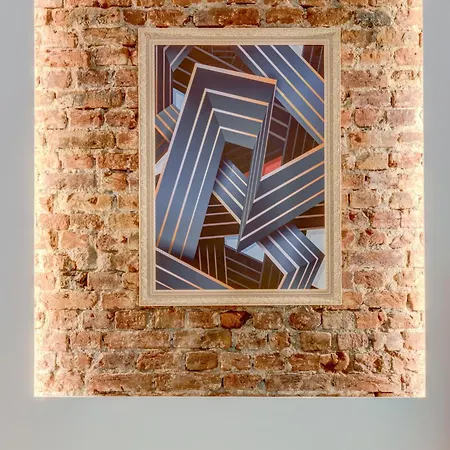 Gem 1bdrm 200m Statue *