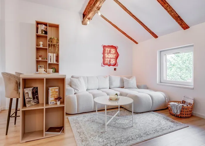 Lejlighed Gem 1bdrm 200m Statue